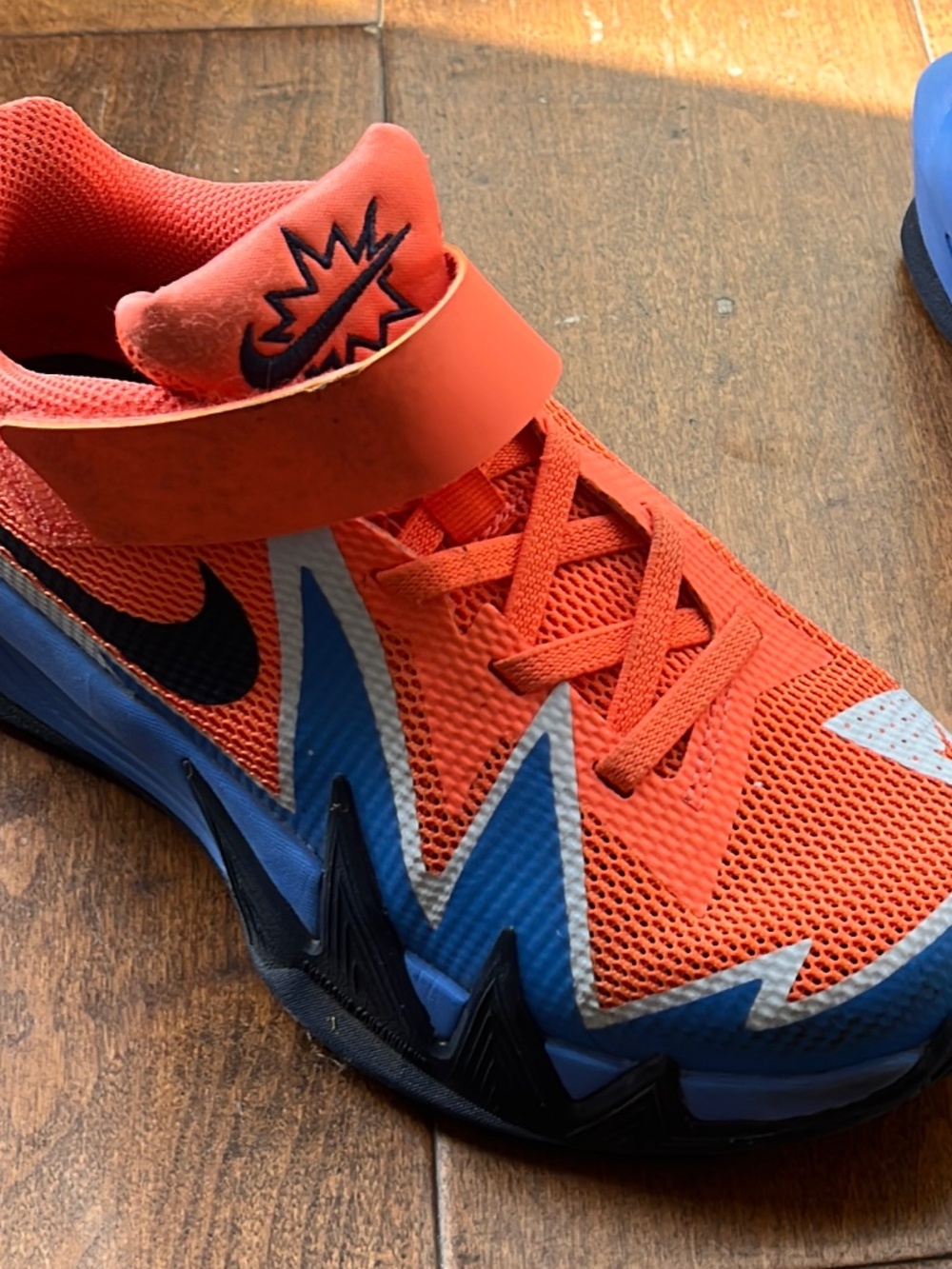 Nike basketball shoes boys size 1.5